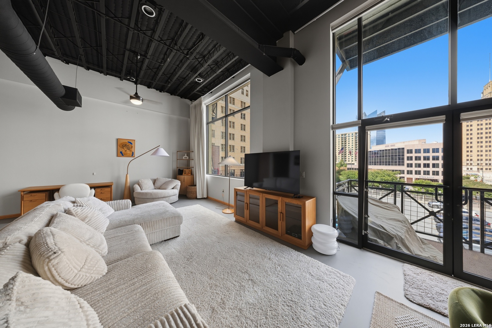 214 E Travis San Antonio TX 78205