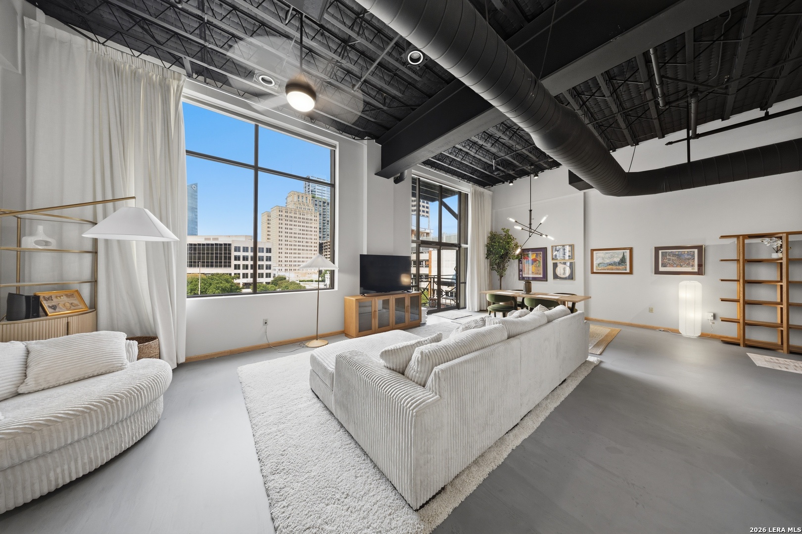 214 E Travis San Antonio TX 78205