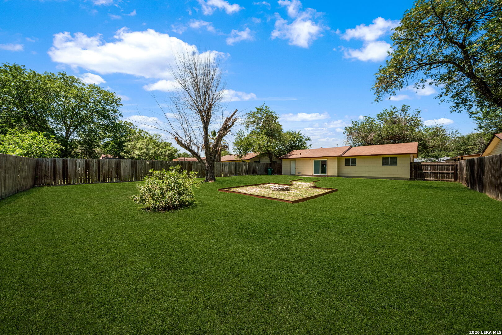 517 Oak Drive Converse TX 78109