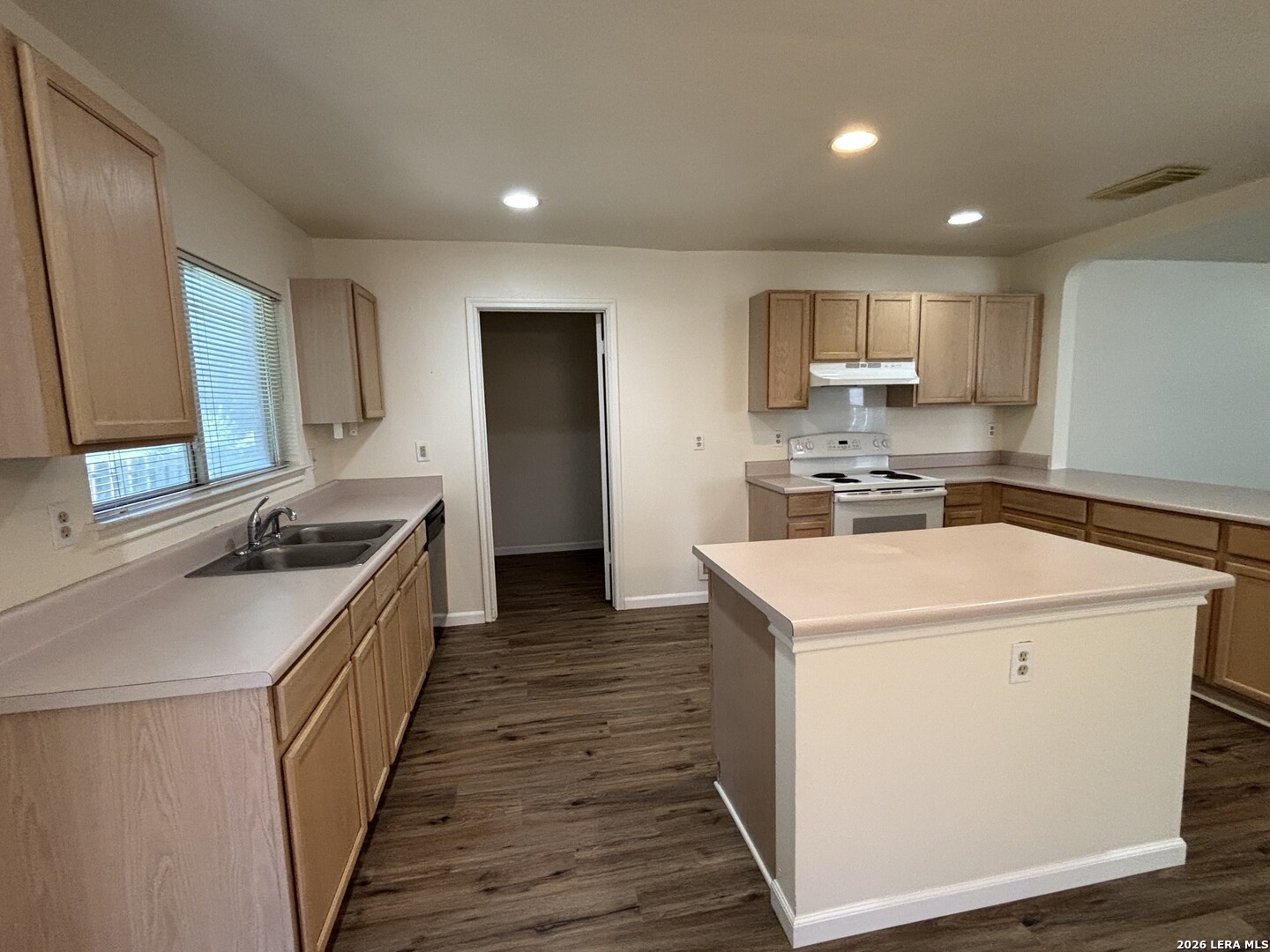 8214 Chestnut Manor Drive Converse TX 78109