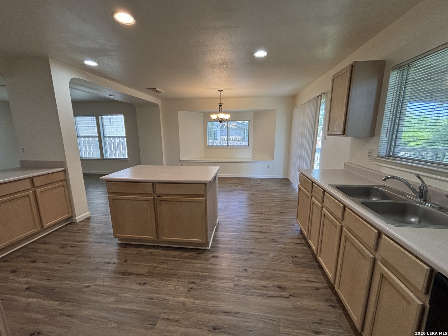 8214 Chestnut Manor Drive Converse TX 78109