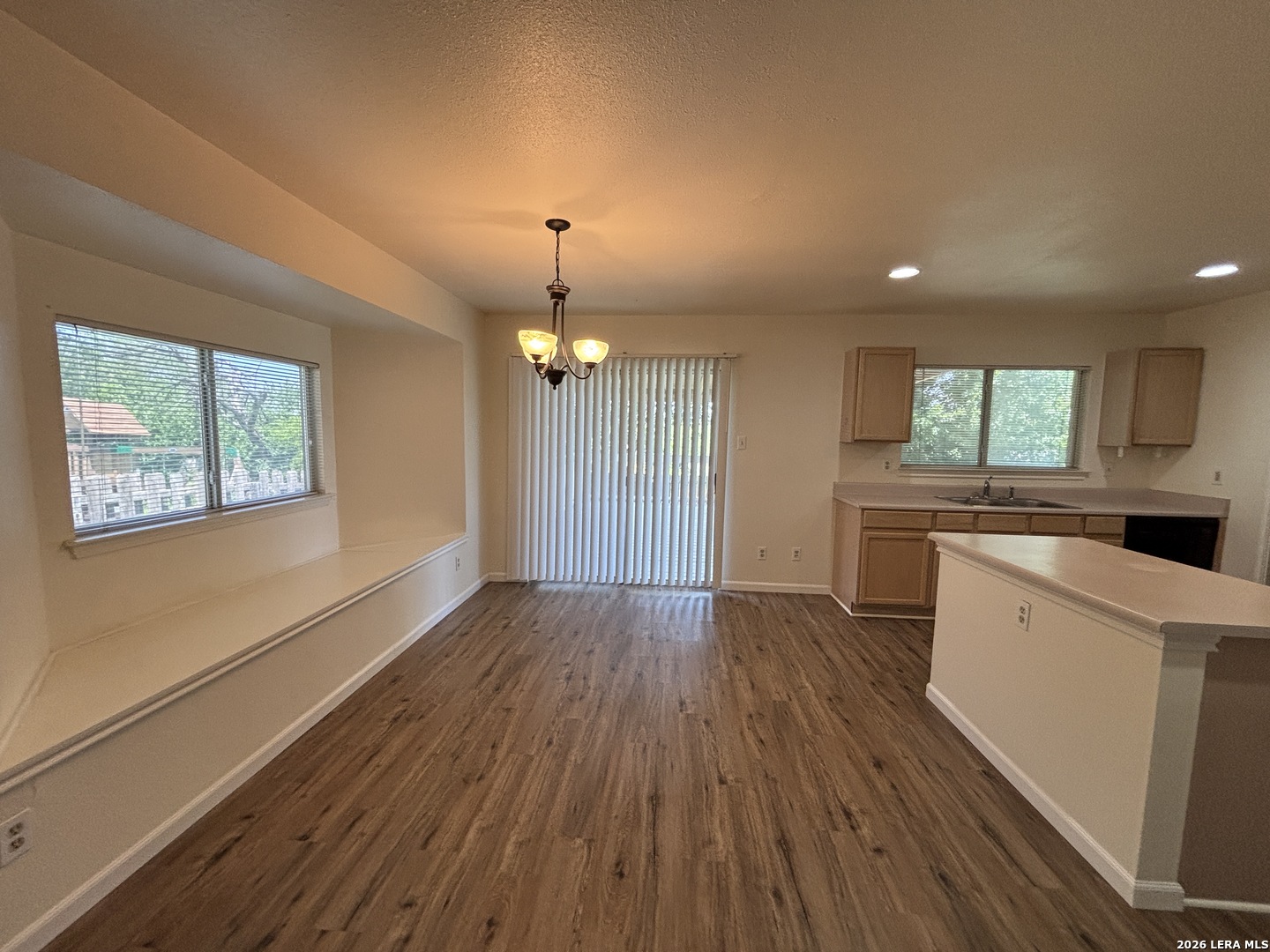 8214 Chestnut Manor Drive Converse TX 78109