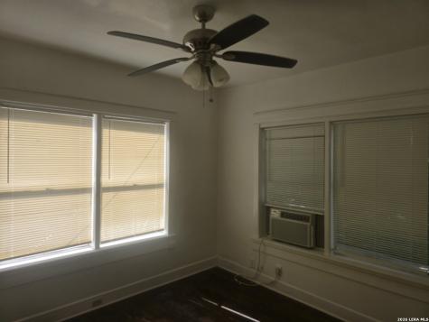 1945 W Huisache Avenue San Antonio TX 78201