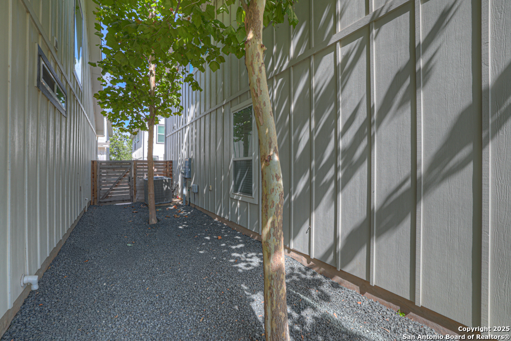 1511 E Sandalwood Lane San Antonio TX 78209