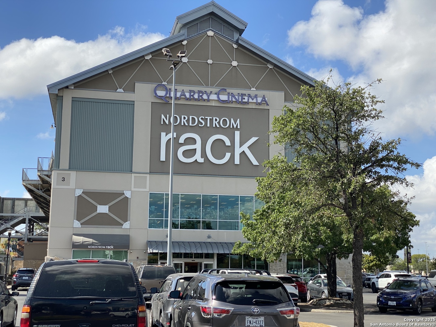 1511 E Sandalwood Lane San Antonio TX 78209