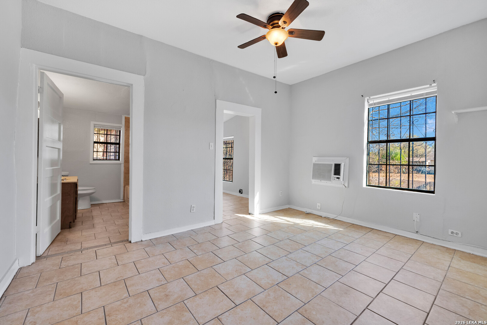 652 N San Ignacio Avenue San Antonio TX 78228