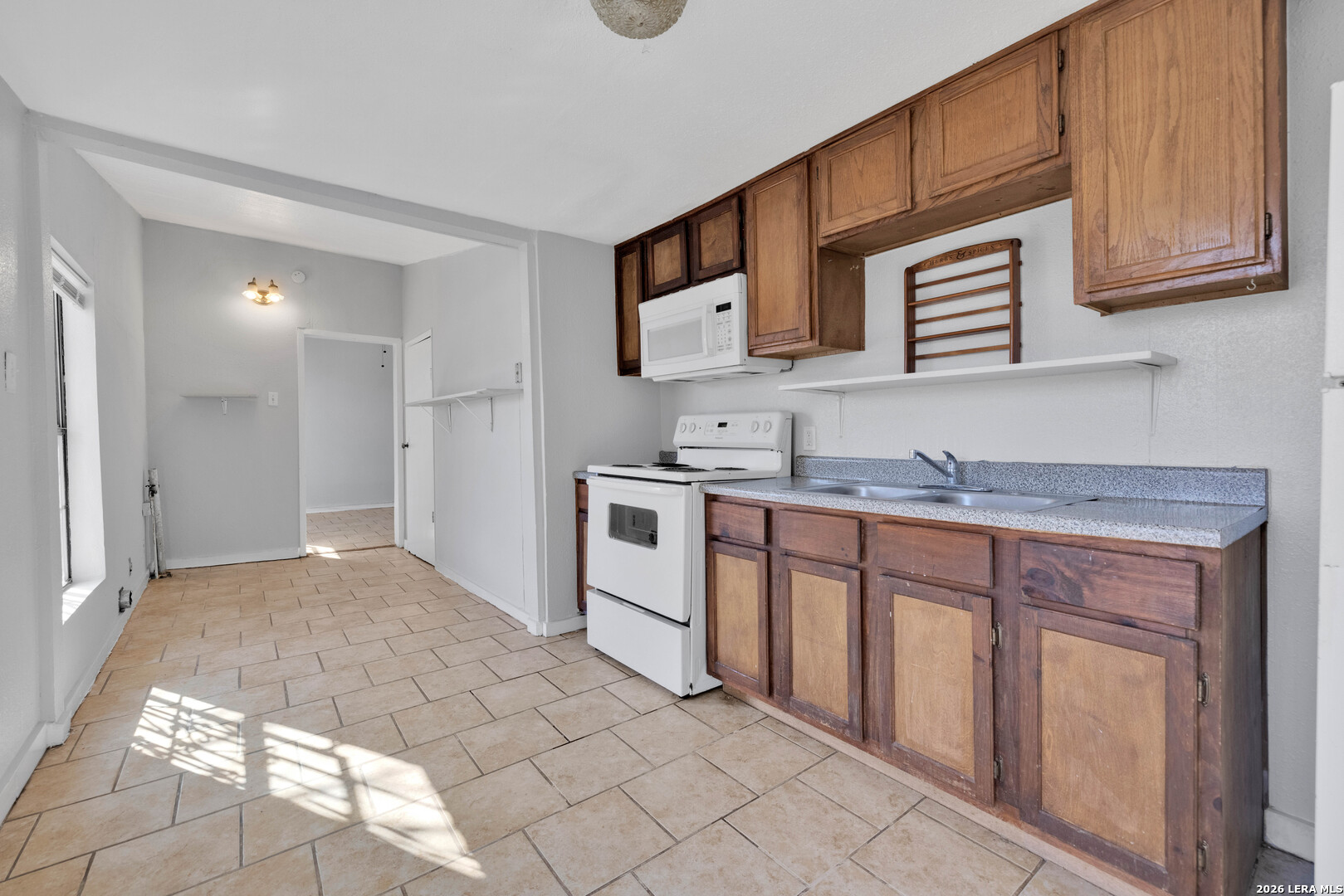 652 N San Ignacio Avenue San Antonio TX 78228