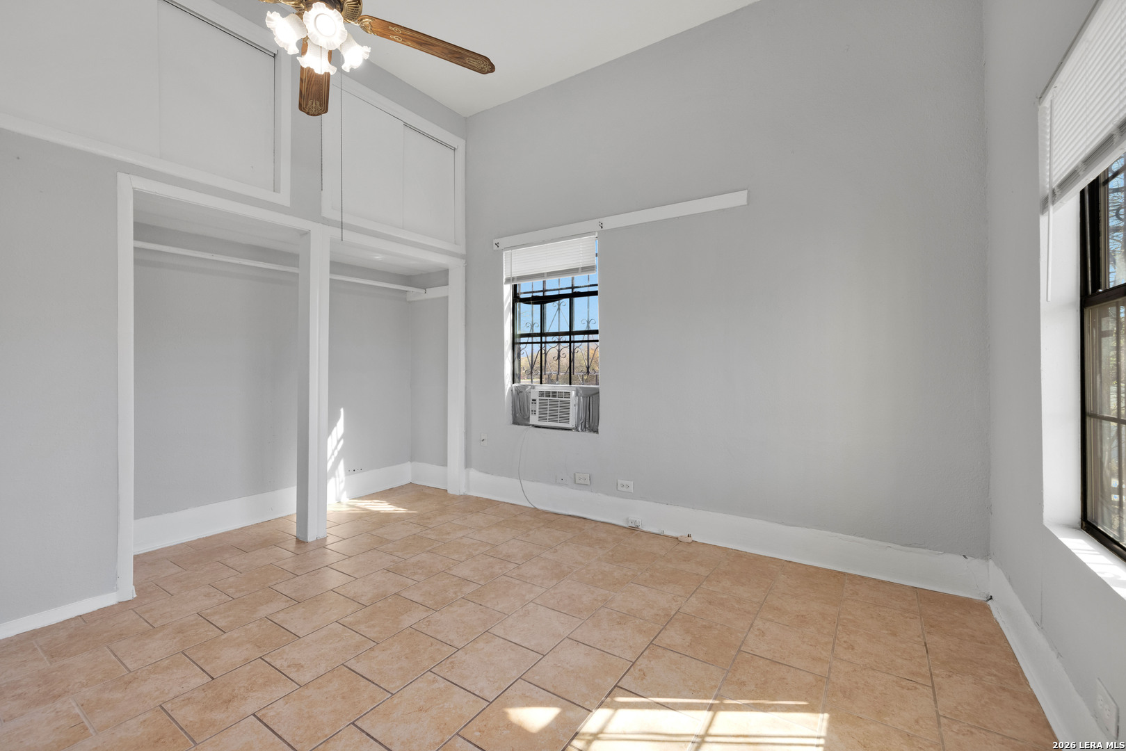 652 N San Ignacio Avenue San Antonio TX 78228