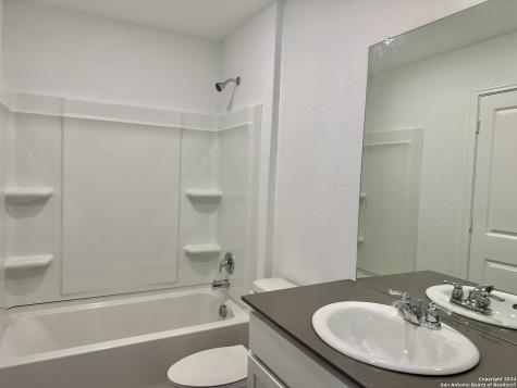 6702 Willow Landing Converse TX 78109