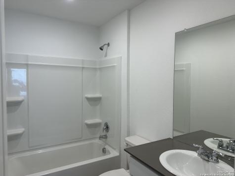 6702 Willow Landing Converse TX 78109