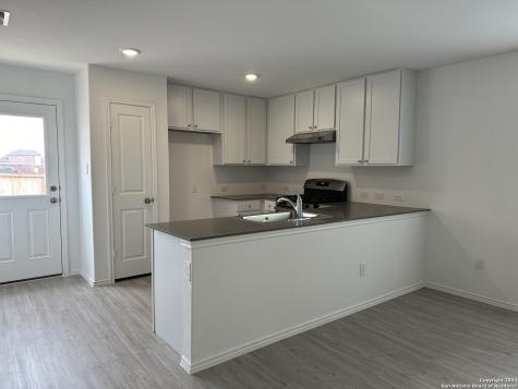 6702 Willow Landing Converse TX 78109