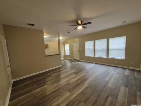 8806 Slumber Lane Converse TX 78109