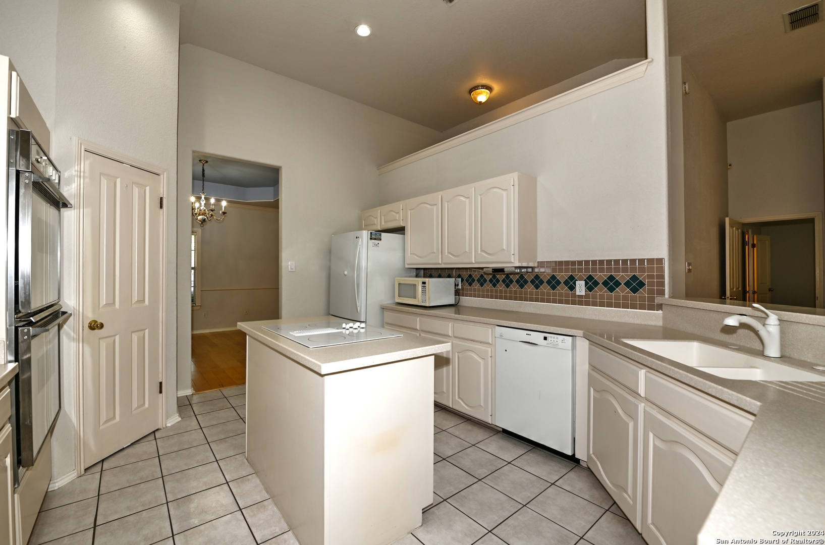 1615 Hawks Tree Lane San Antonio TX 78248