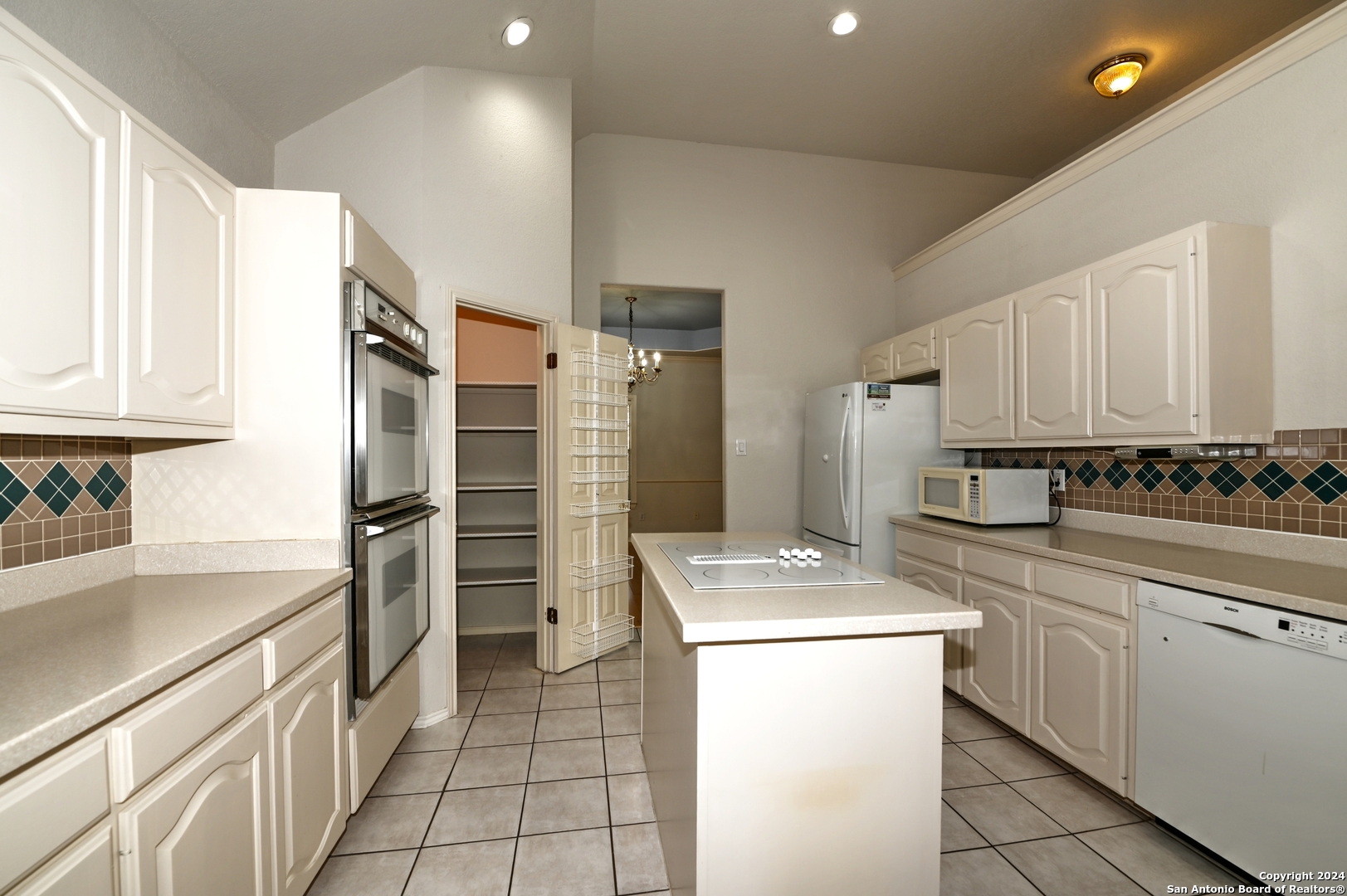 1615 Hawks Tree Lane San Antonio TX 78248