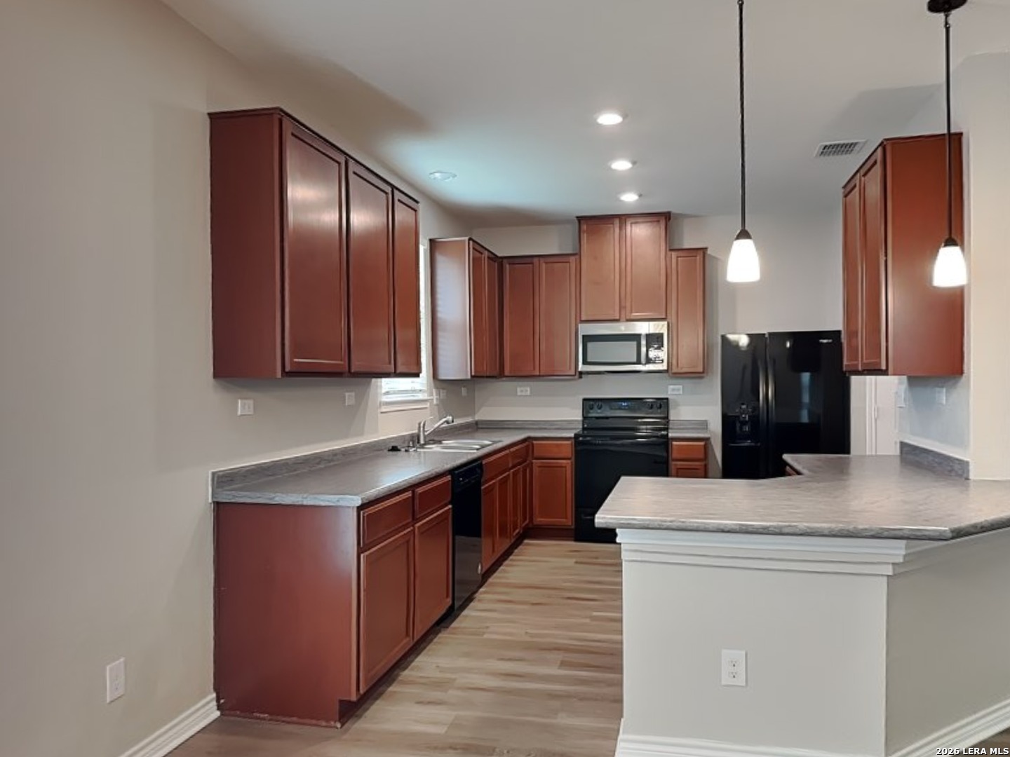 2631 Green Leaf San Antonio TX 78244
