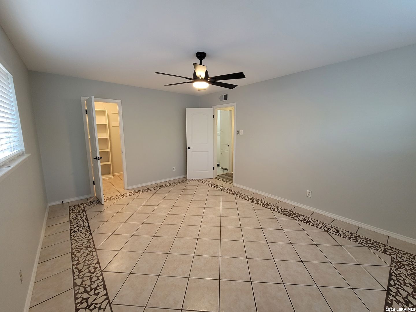 219 W Silver Sands Drive San Antonio TX 78216