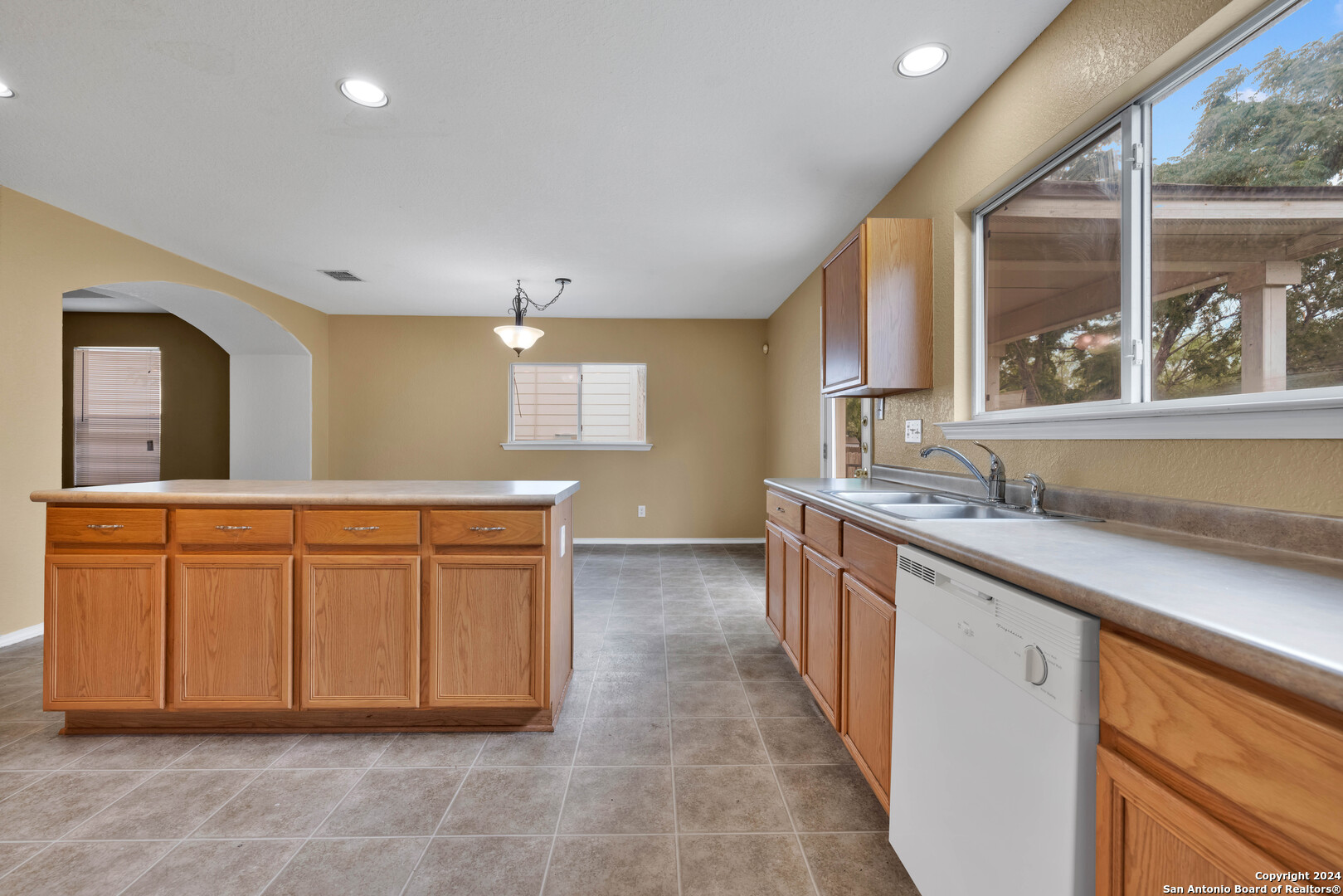 8811 Laguna Falls San Antonio TX 78251