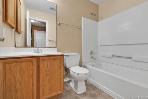 8811 Laguna Falls San Antonio TX 78251