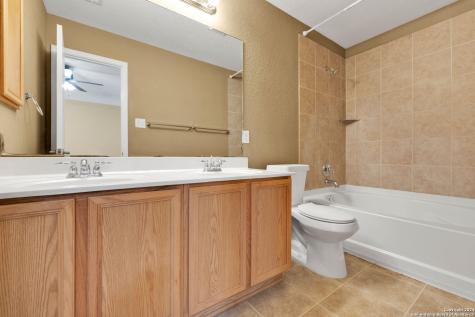 8811 Laguna Falls San Antonio TX 78251