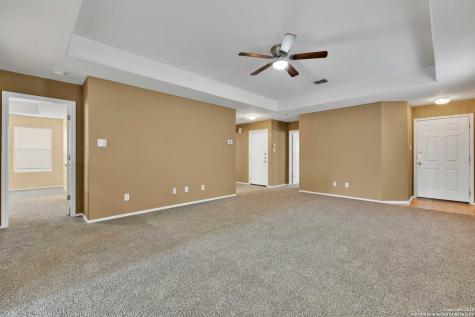 8811 Laguna Falls San Antonio TX 78251
