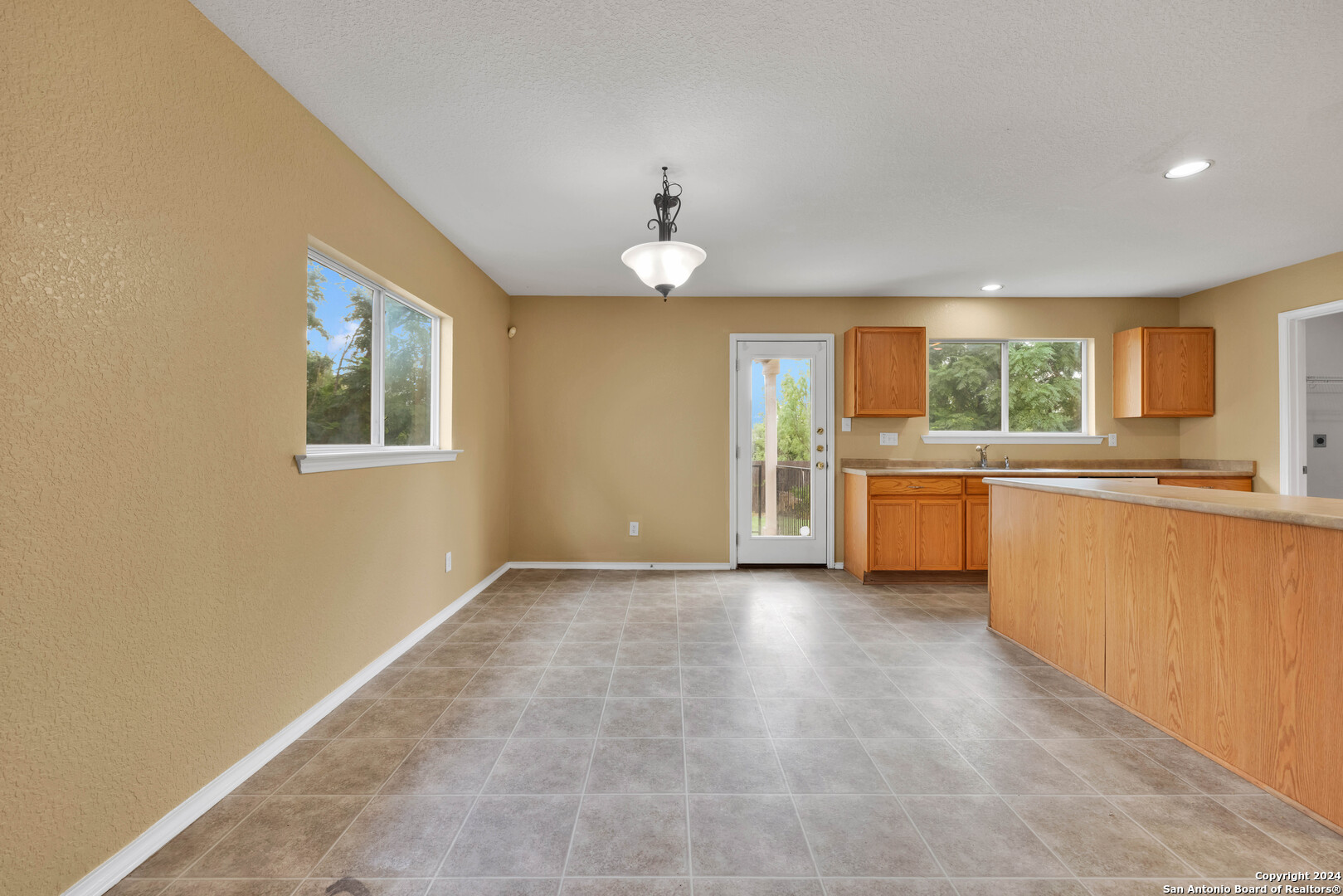 8811 Laguna Falls San Antonio TX 78251