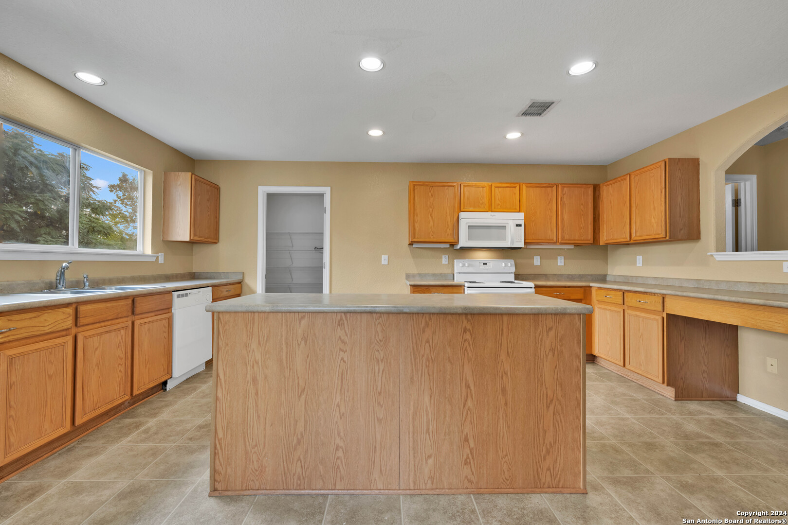 8811 Laguna Falls San Antonio TX 78251