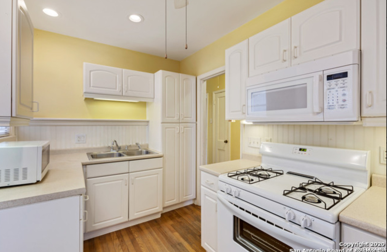 415 N Meadowlane San Antonio TX 78209