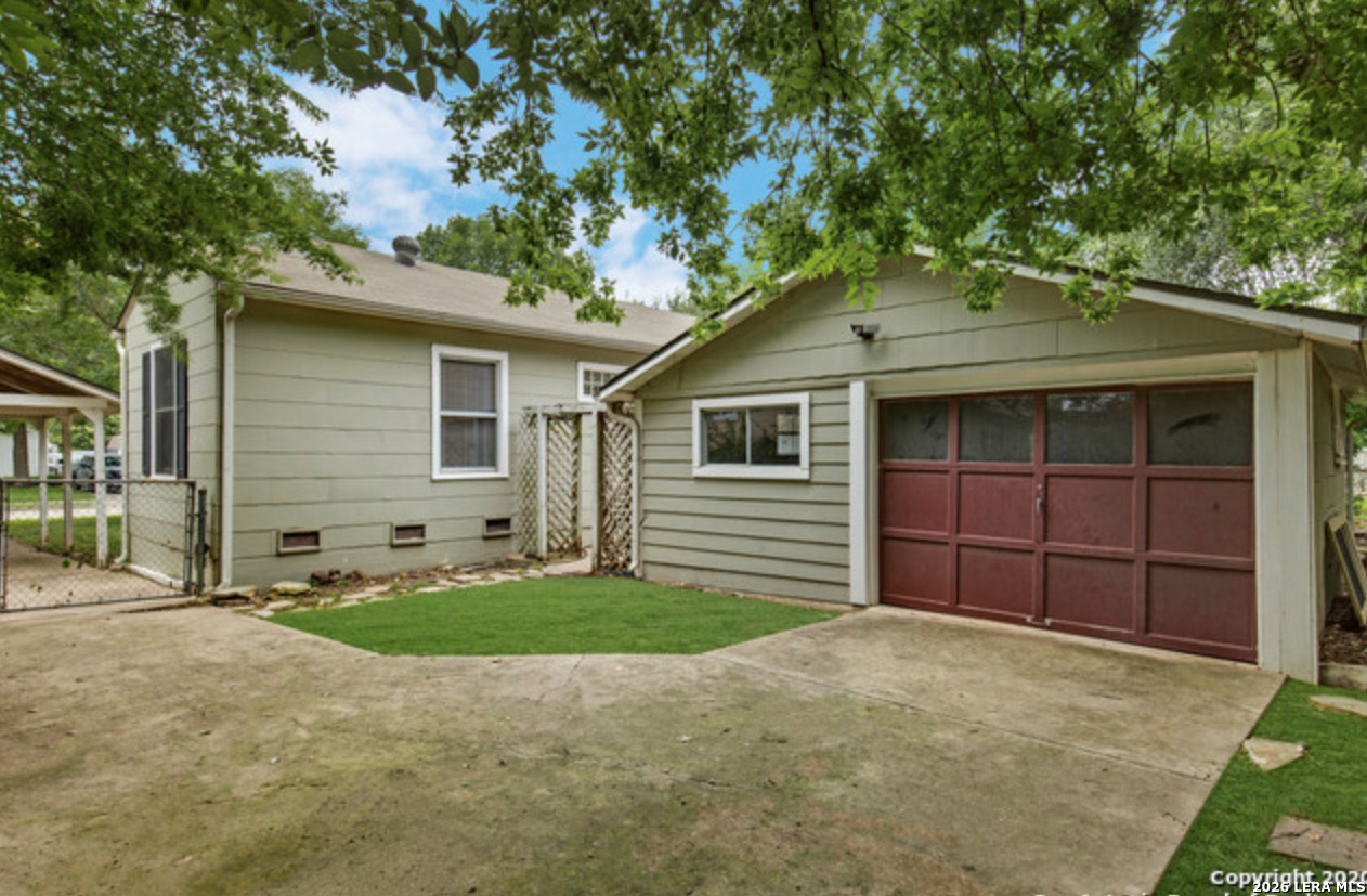 415 N Meadowlane San Antonio TX 78209