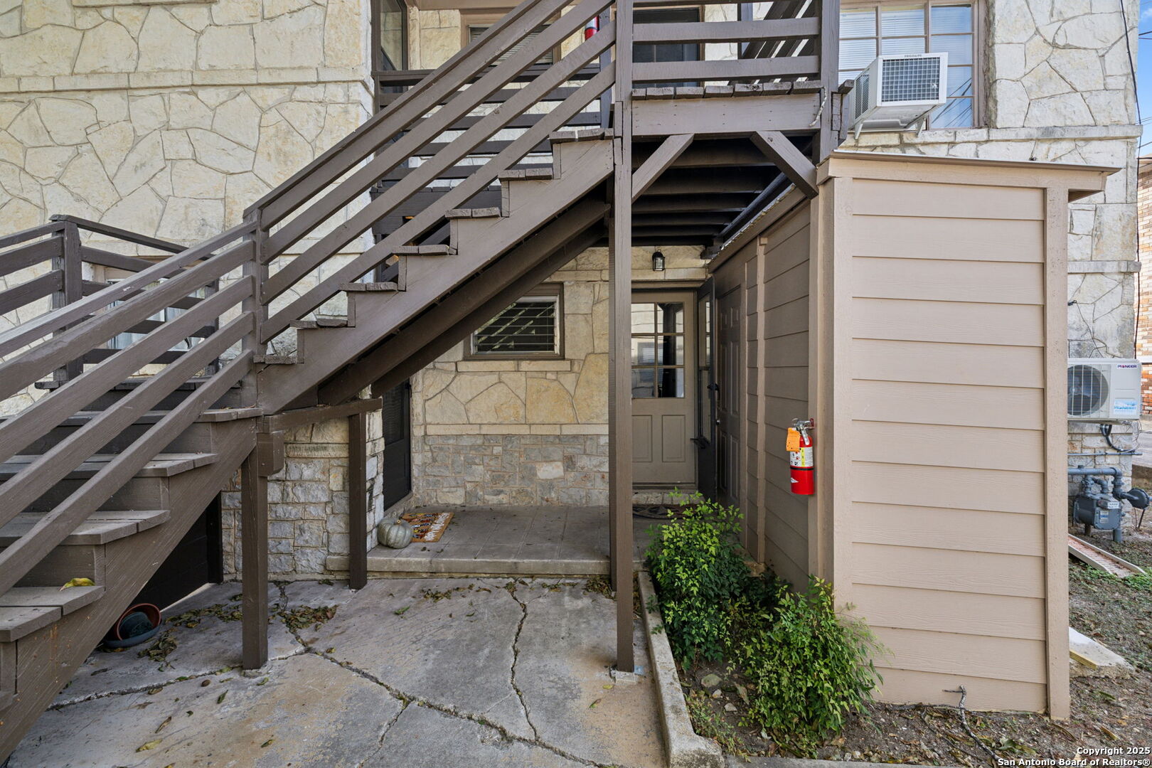 515 E Olmos Drive Olmos Park TX 78212