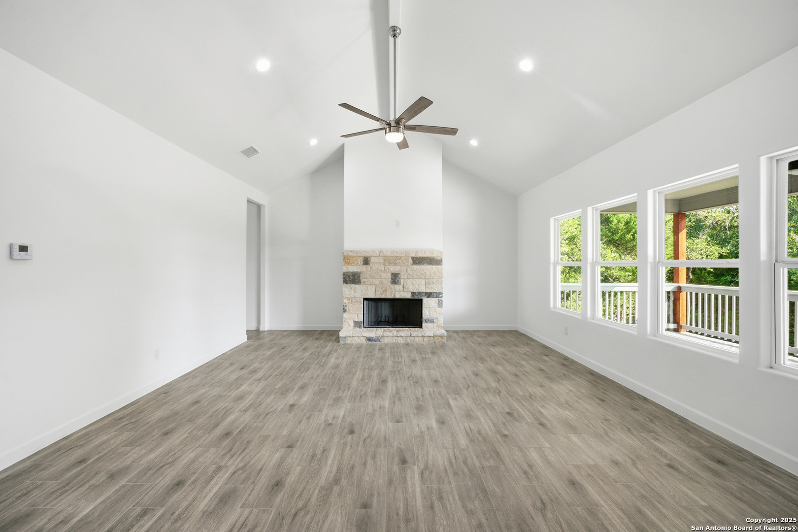 207 Deer Oaks Drive Lakehills TX 78063