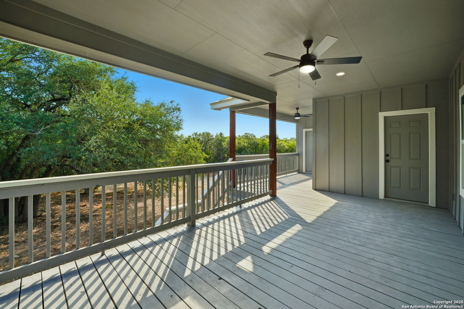 207 Deer Oaks Drive Lakehills TX 78063