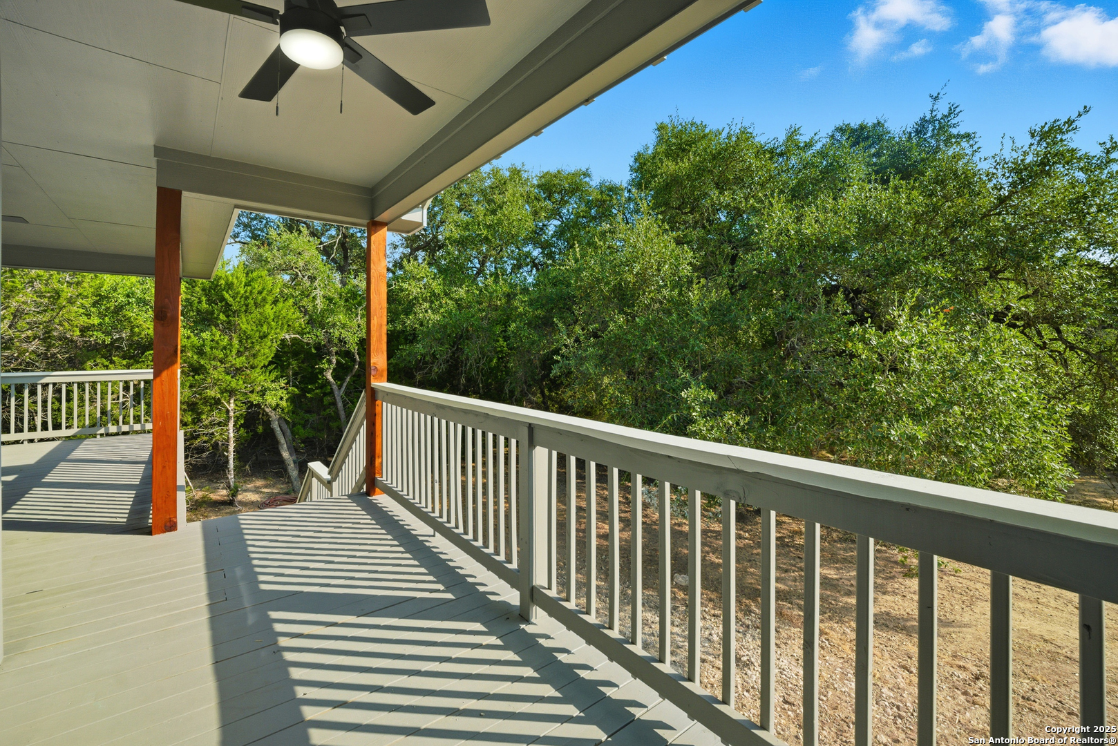 207 Deer Oaks Drive Lakehills TX 78063