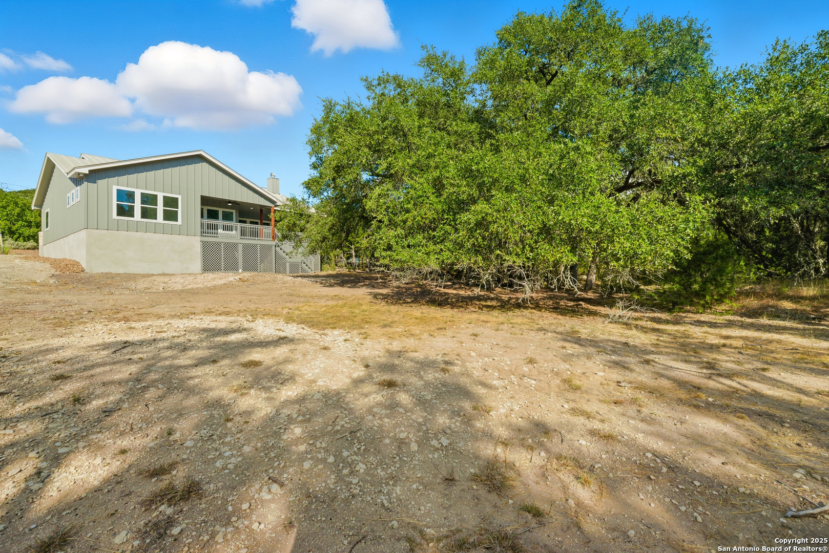 207 Deer Oaks Drive Lakehills TX 78063