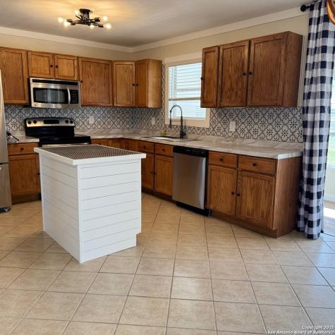 10353-B Fm 539 Sutherland Springs TX 78161