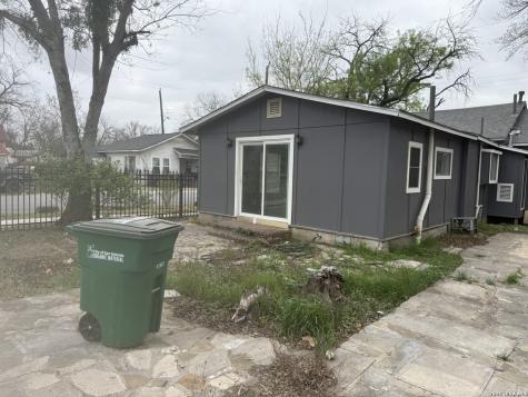 709 S Chupaderas San Antonio TX 78207