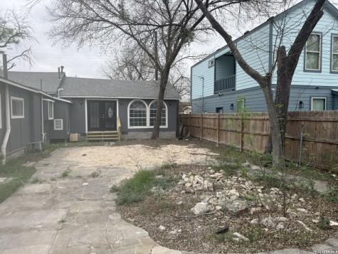 709 S Chupaderas San Antonio TX 78207