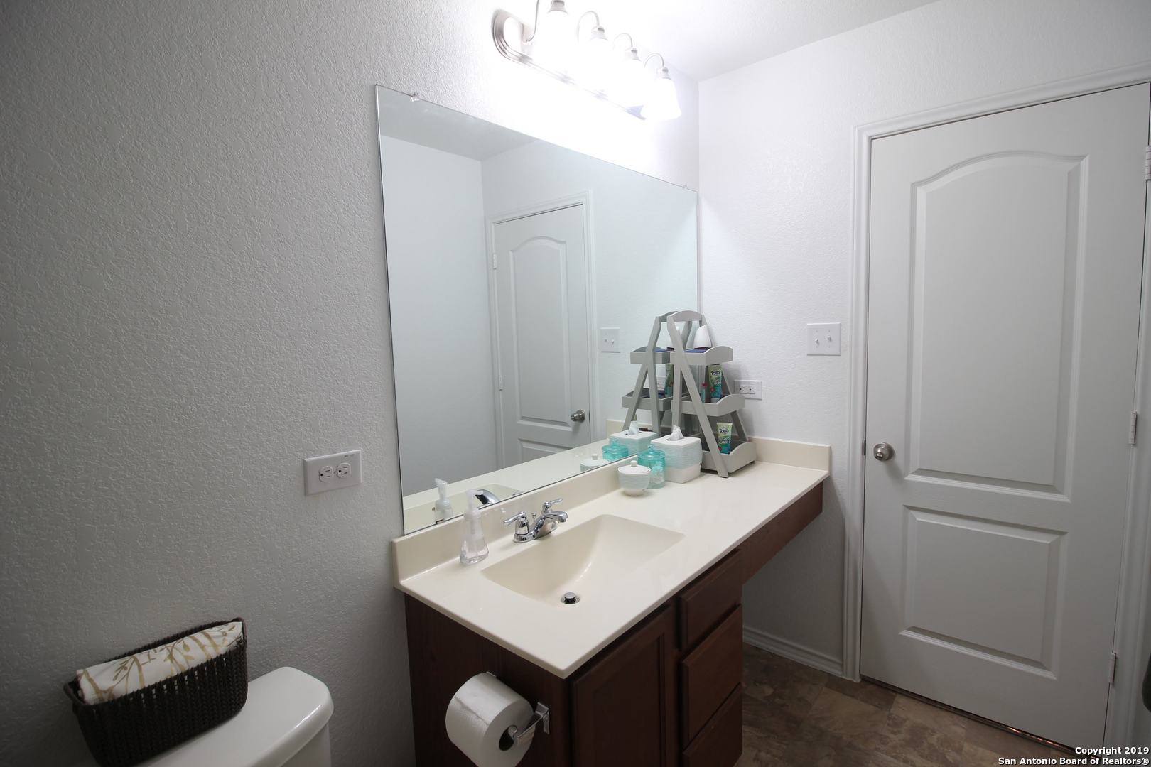 1407 Blue Jay Court San Antonio TX 78245