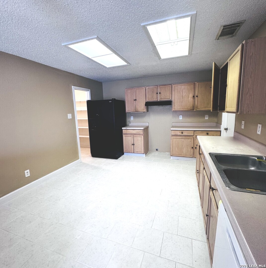 6715 Campus Meadow Drive Converse TX 78109