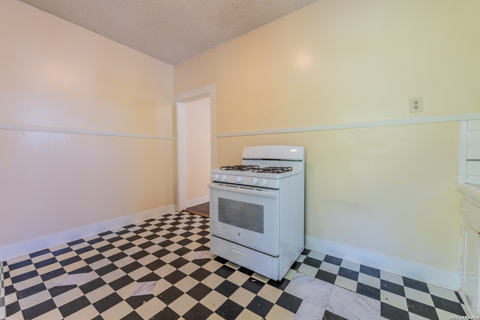 327 Eleanor San Antonio TX 78209
