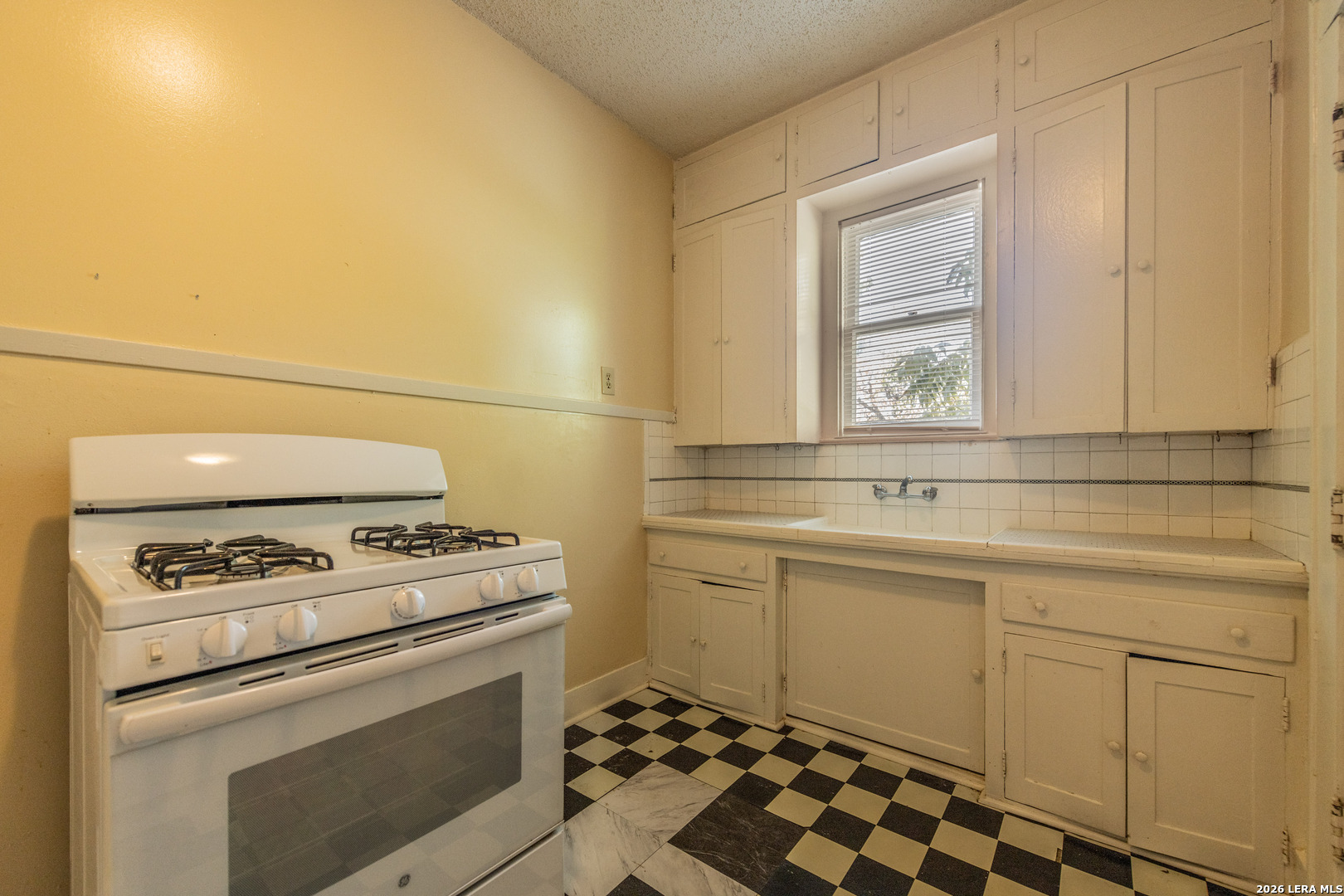 327 Eleanor San Antonio TX 78209