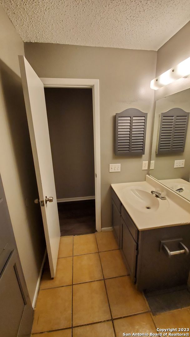 4704 Oakfield Way San Antonio TX 78250