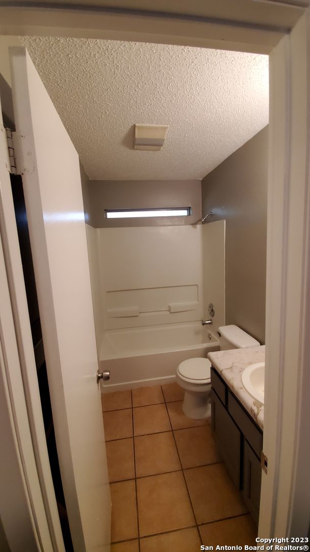 4704 Oakfield Way San Antonio TX 78250