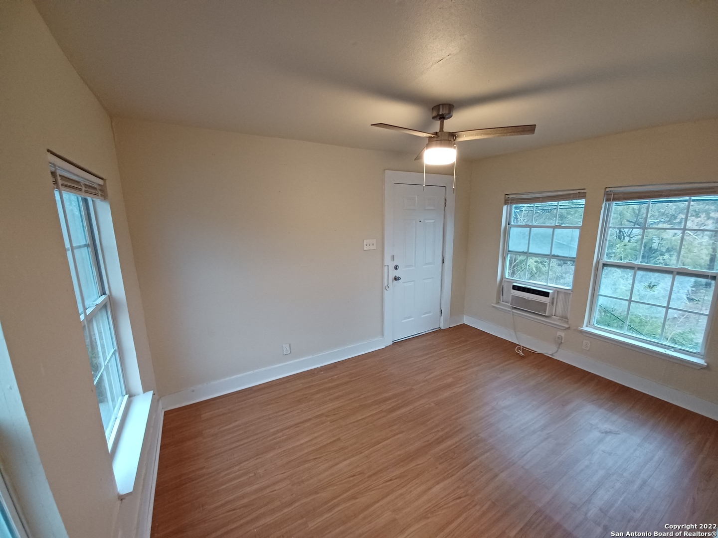 905 W Lynwood Avenue San Antonio TX 78201