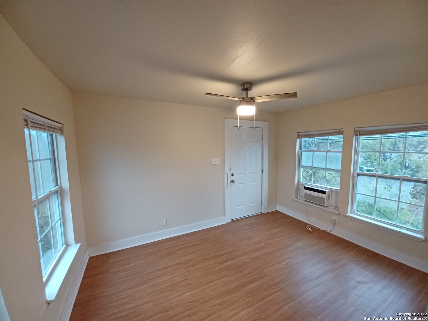 905 W Lynwood Avenue San Antonio TX 78201