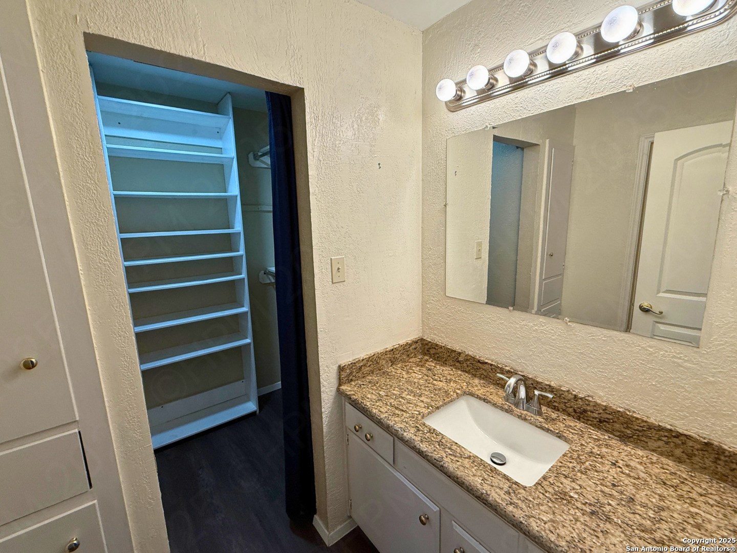 5222 E Rolling Ridge Drive San Antonio TX 78228