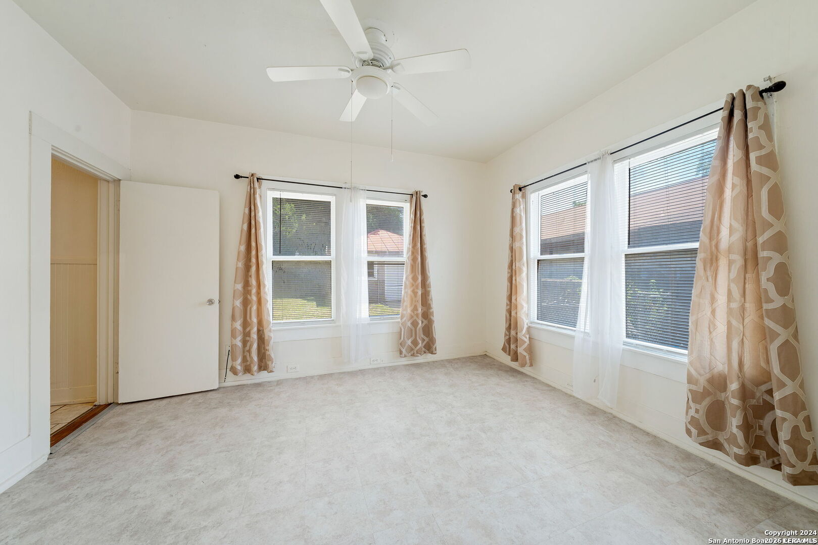 906 S Gevers Street San Antonio TX 78210