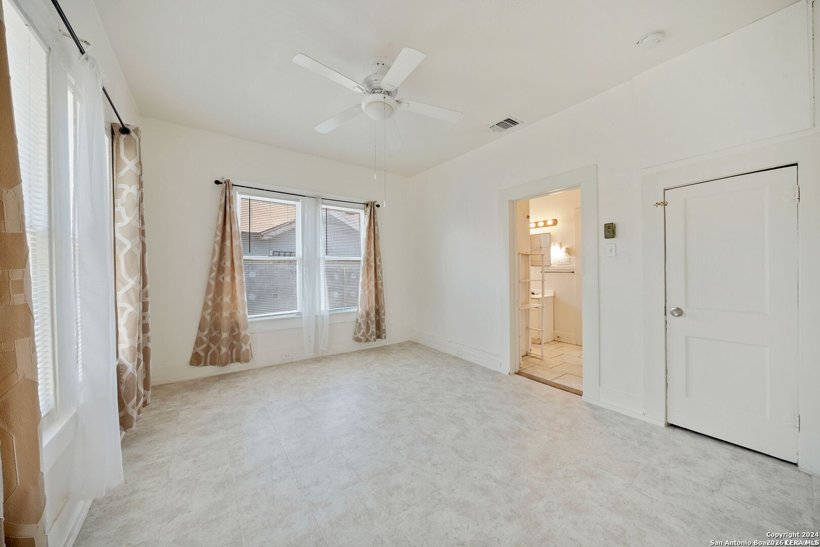 906 S Gevers Street San Antonio TX 78210