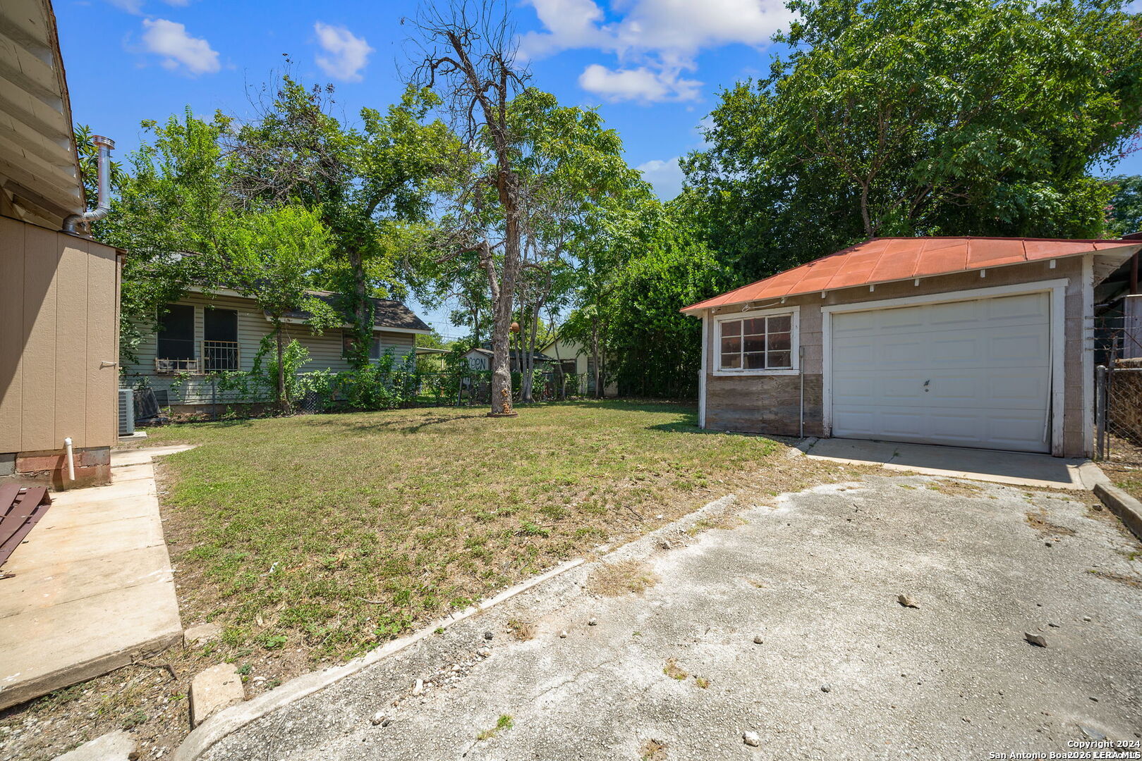 906 S Gevers Street San Antonio TX 78210