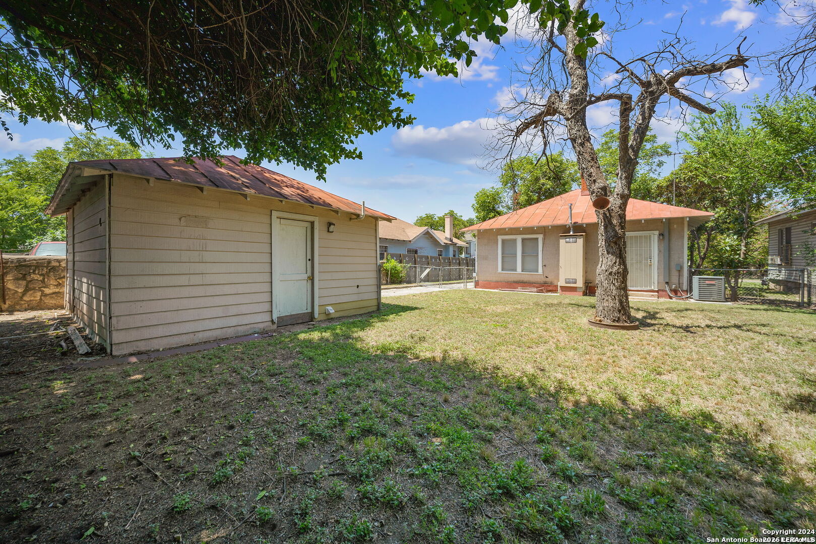 906 S Gevers Street San Antonio TX 78210