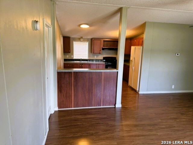 165 County Road 6751 Devine TX 78016